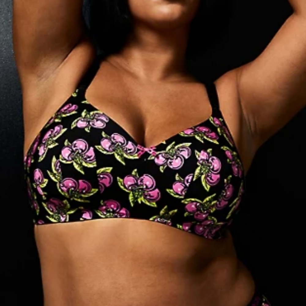 🆕40DD BETSEY JOHNSON / TORRID CHERRY 360° BACK SMOOTHING BRA